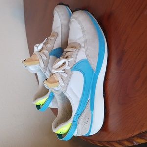 Nike Mens Waffle Debut Size 12